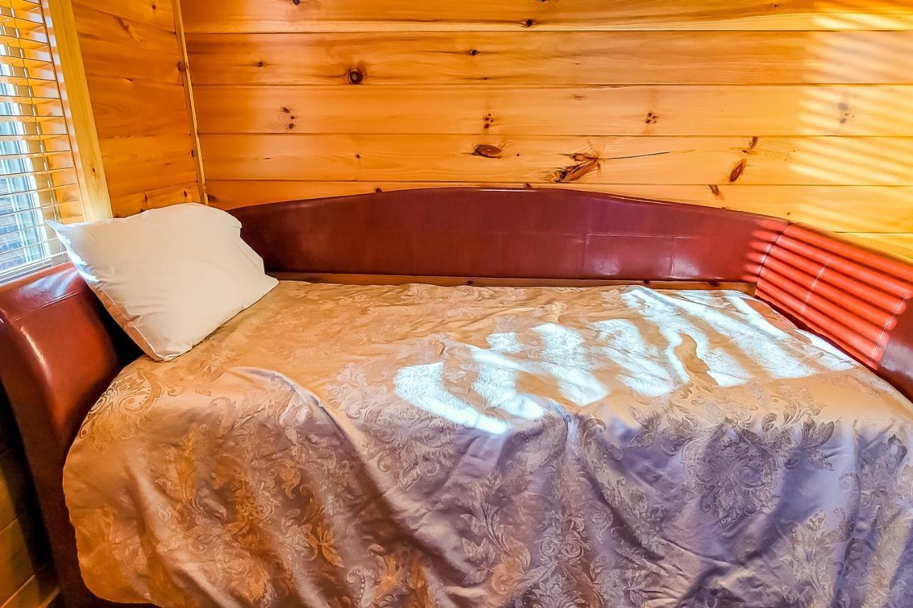 3 Lazy Bears Chalet Gatlinburg Eksteriør bilde